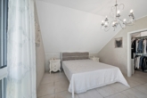 Schlafzimmer DG