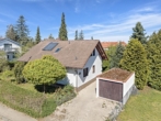 Ansicht mit Garage
