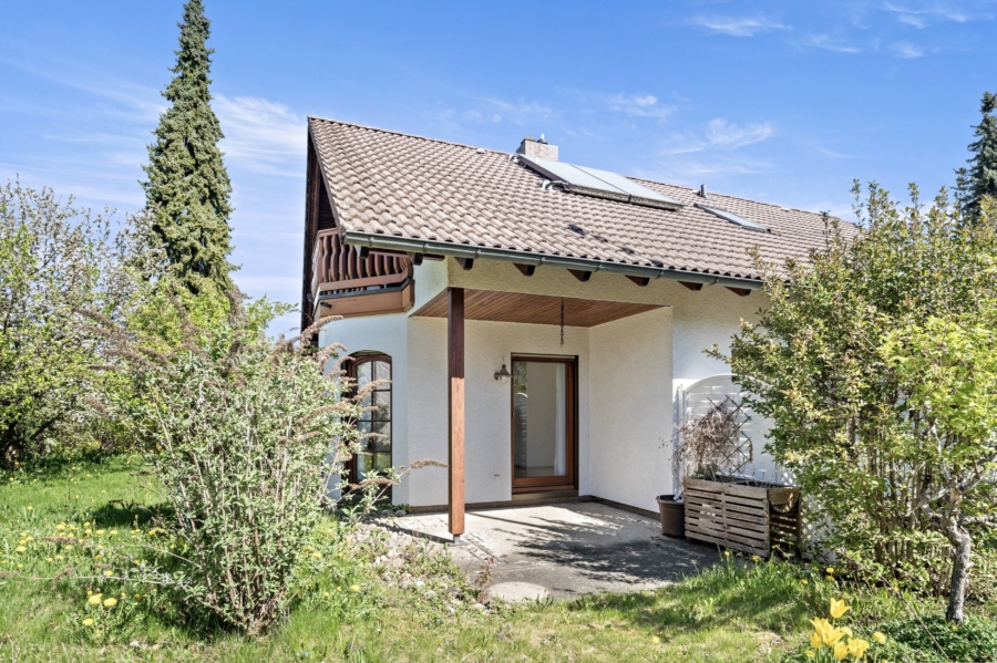 Ansicht mit Terrasse