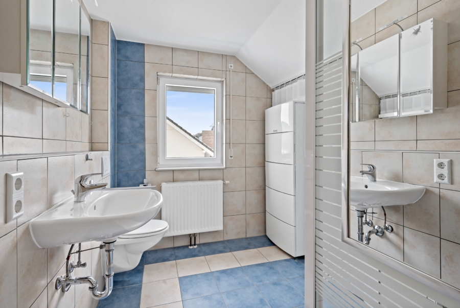 Badezimmer (DG)