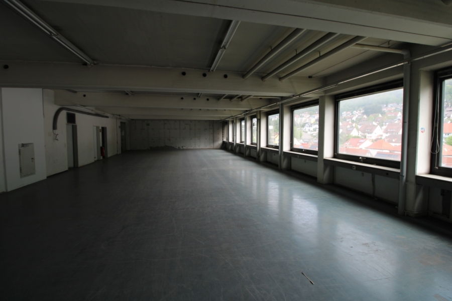 Beispiellagerhalle OG