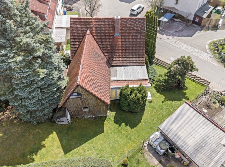 Ansicht mit Garten von oben