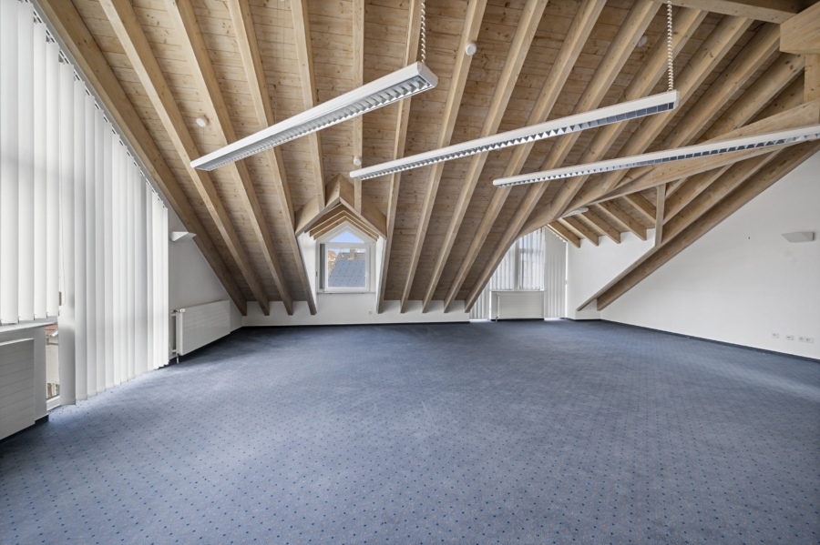 Saal DG (Aufteilung in zwei Zimmer möglich)