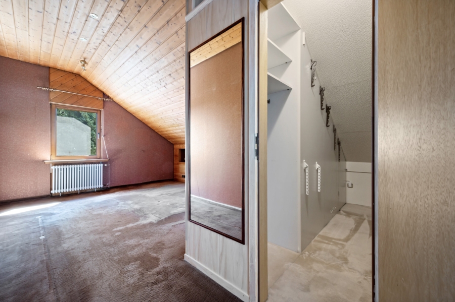 Schlafzimmer mit Ankleide
