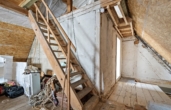 Treppe zum Dachboden
